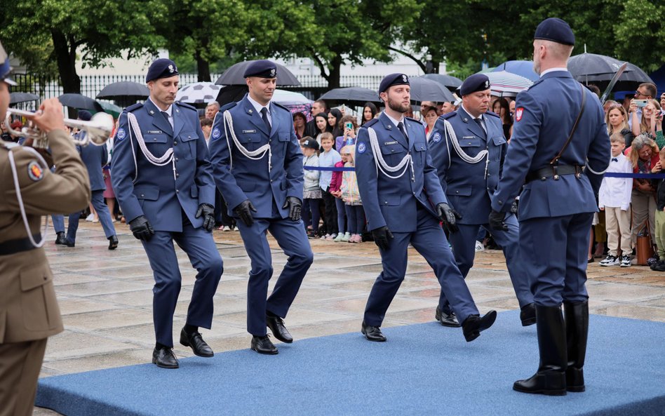 Obchody Święta Służby Ochrony Państwa, 13 czerwca, na dziedzińcu Belwederu