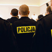 Policjant może być zawieszony w czynnościach służbowych przez prokuratora lub sąd również na podstaw