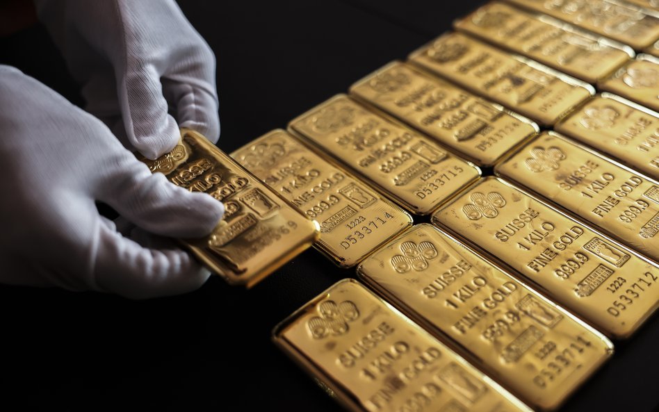 Złoto drożeje w zawrotnym tempie. Analitycy mówią wprost: to dopiero początek