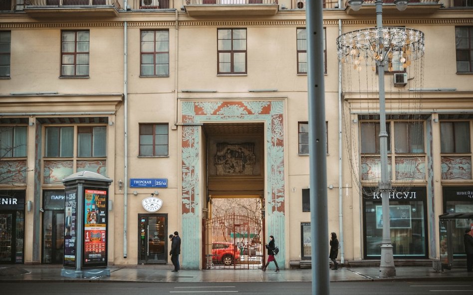 Rosyjskie marki starają się wykorzystać próżnię na rynku w Rosji spowodowaną opuszczeniem tego kraju