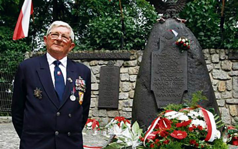 Włodzimierz Marciniak podczas rewolty z karabinu ostrzeliwał siedzibę Urzędu Bezpieczeństwa, przy ul