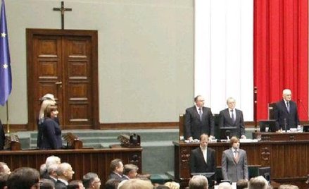 Ruch Palikota zaczął tę kadencję od awantury o krzyż w sali plenarnej. Na zdjęciu pierwsze posiedzen