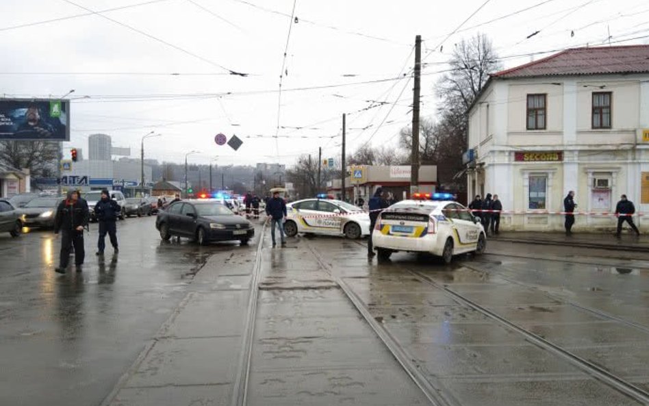 Charków. Napad na pocztę, napastnik wziął zakładników