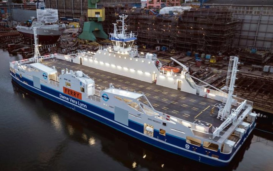 ?Jeden z dwóch promów elektrycznych przy nabrzeżu stoczni Remontowa Shipbuilding SA zbudowanych w 20