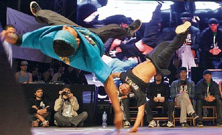 Popisy breakdancerów urzekały kapitalnymi układami tanecznymi