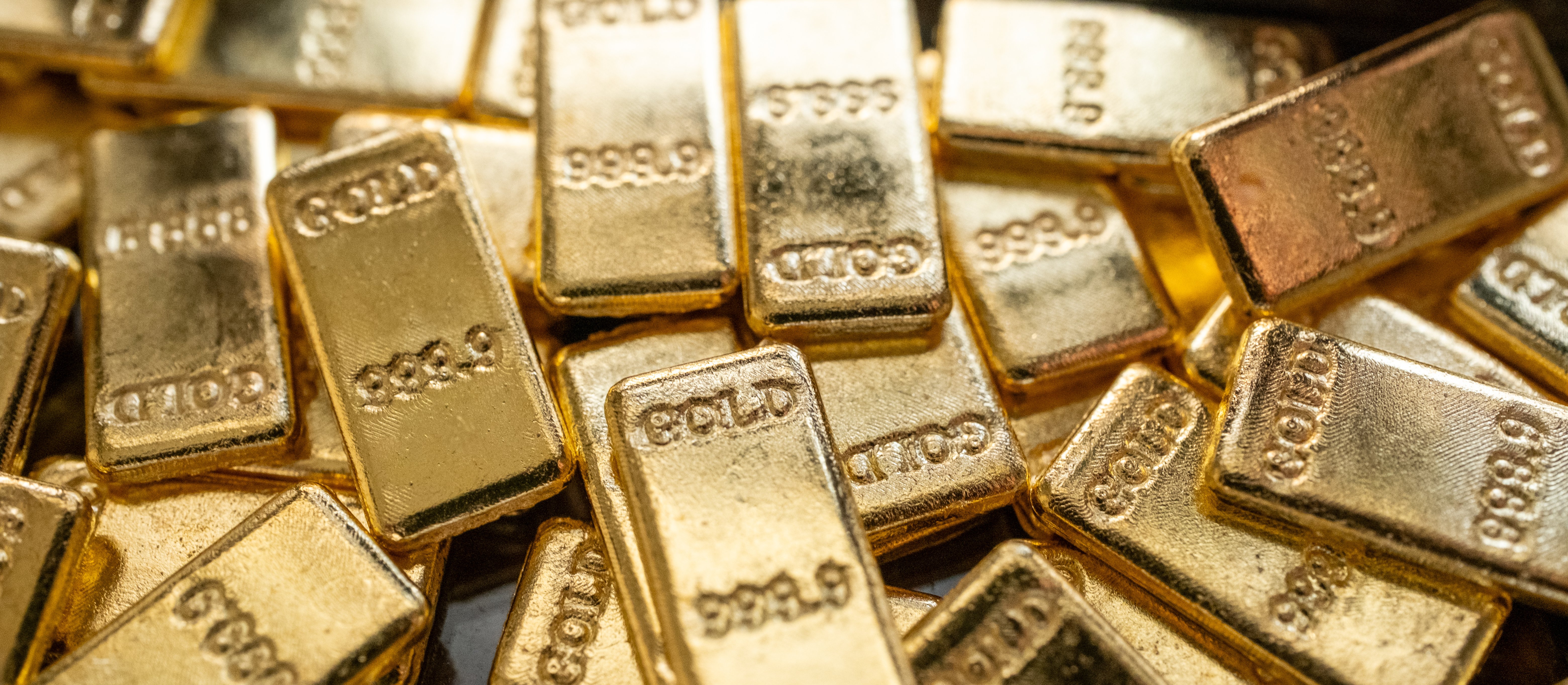 Złoto wraca do wzrostów. Rynkowa niepewność wsparciem dla notowań