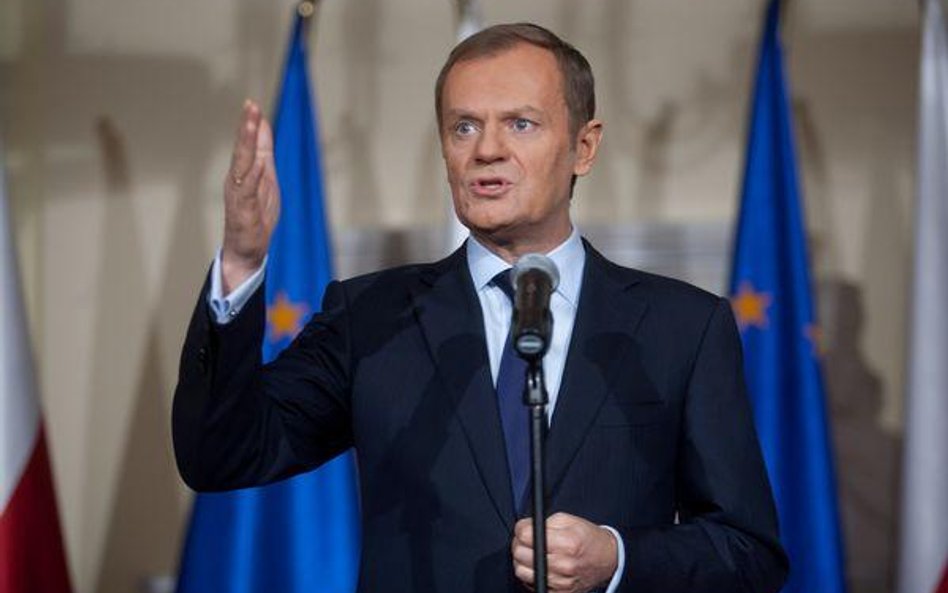 Premier Donlad Tusk w czasie wystąpienia z 30 grudnia 2010 r., gdy zapowiedział obniżenie składki do