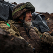 Ukraiński żołnierz w okopie