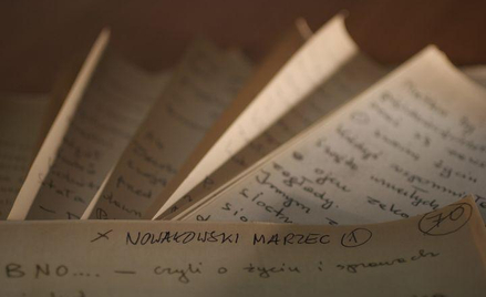 Rękopis opowiadania "Marzec na goraco" Marka Nowakowskiego opisujący wspomnienia pisarza z marca '68