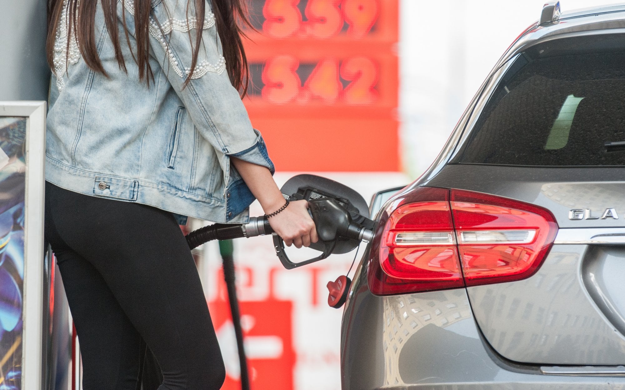 Бензин Pb95 за 6,21 злотых, дизельный — 7,87 злотых. Такие цены на топливо на Пасху