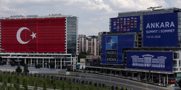 Szczyt NATO w Ankarze. Polskę reprezentują Nawrocki, Kosiniak-Kamysz i Sikorski