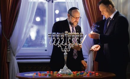 9 grudnia 2015 roku zapłonęły świece chanukowe w Kancelarii Prezydenta RP (na zdjęciu Michael Schudr