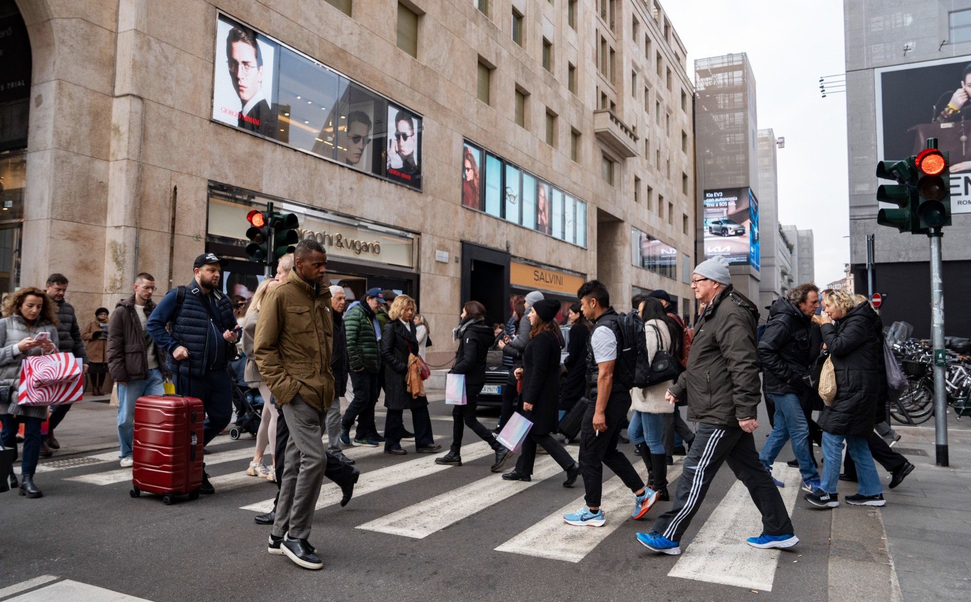 Klasa średnia traci ulubione swoje marki odzieżowe. Znikają z miast Europy