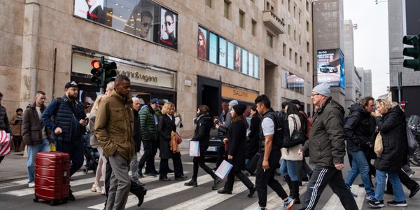 Klasa średnia traci ulubione swoje marki odzieżowe. Znikają z miast Europy