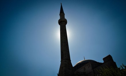 Kneset debatuje nad kontrowersyjnym prawem uciszającym muezinów