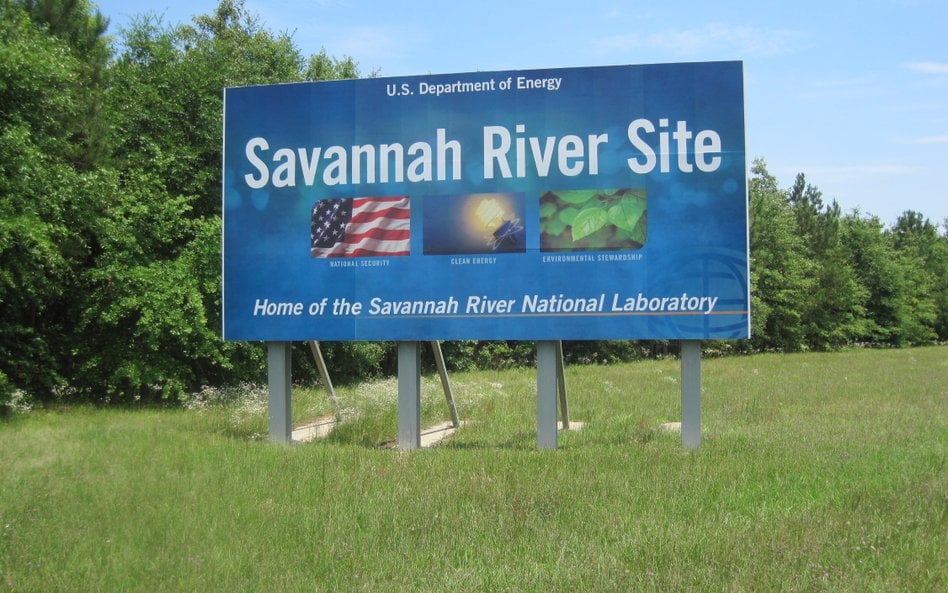 Plakat przy wjeździe na teren Savannah River Site