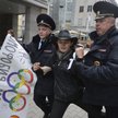 Policja zatrzymuje homoseksualnego działacza przed komitetem organizacyjnym IO w Soczi