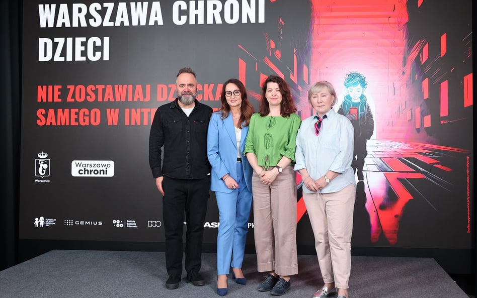 Uczestnicy konferencji nt. miejskiej kampanii informacyjnej o bezpieczeństwie dzieci w internecie (o