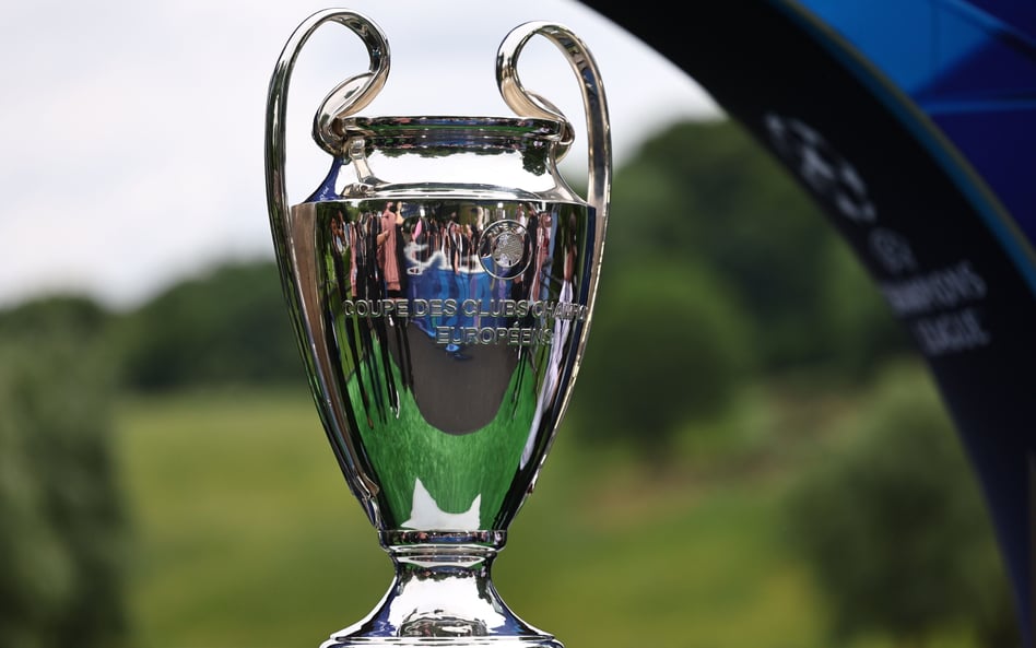 Puchar Ligi Mistrzów UEFA wystawiony na Festiwalu Mistrzów UEFA w Parku Olimpijskim w Monachium