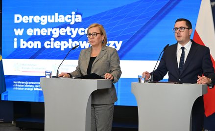 Paulina Hennig-Kloska, minister klimatu i środowiska, oraz Miłosz Motyka, minister energii