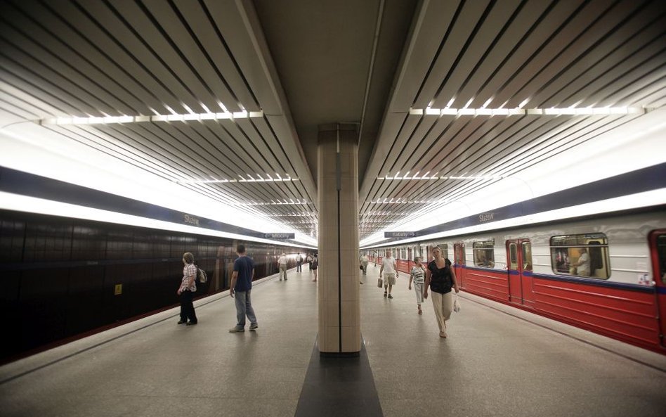 Wypadek na stacji Metro Służew. Pociąg potrącił mężczyznę