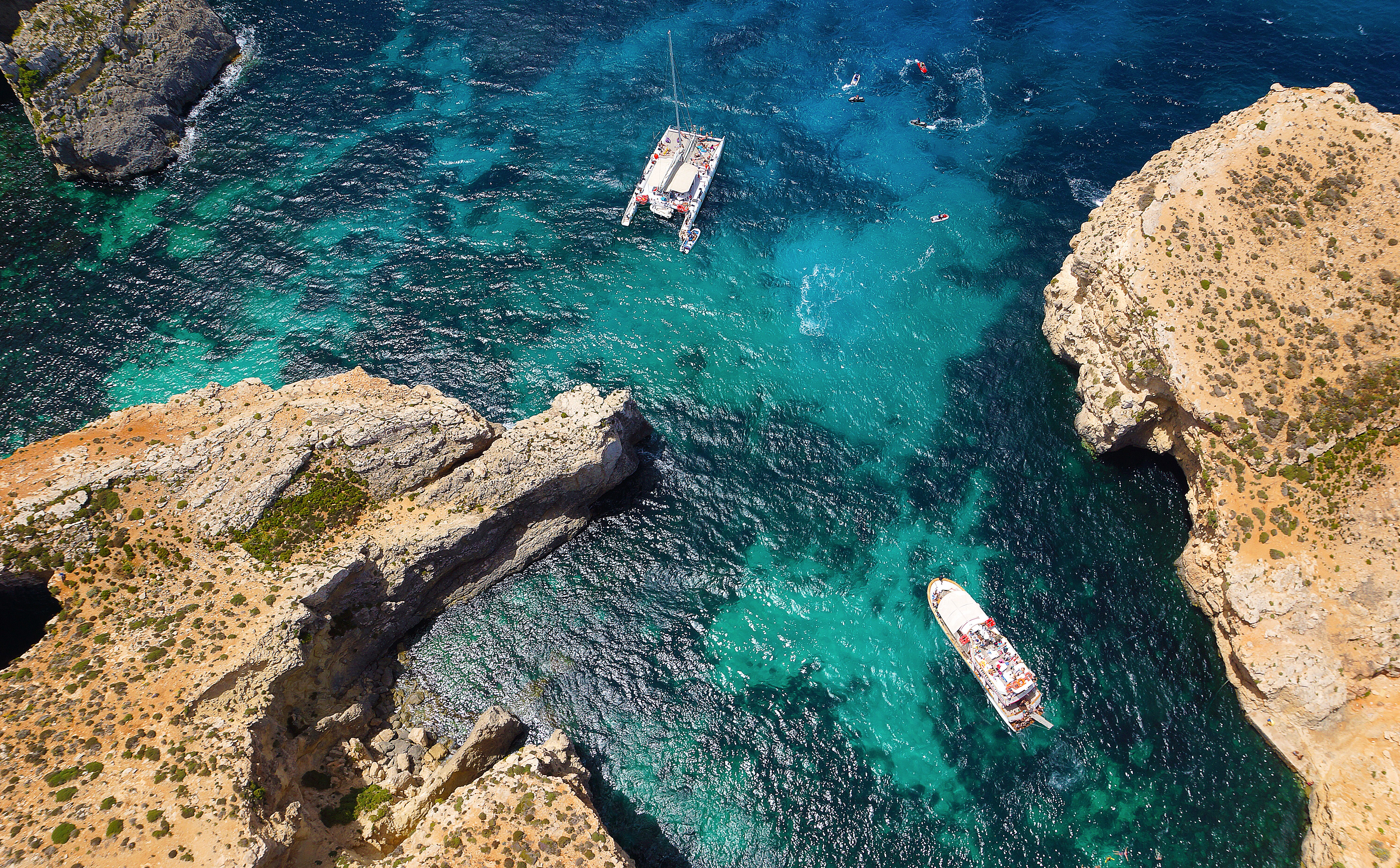 Tylko 5 tysięcy dziennie – europejska wyspa ogranicza turystom dostęp do atrakcji