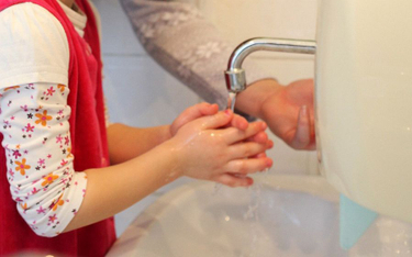 Szkoły szykują się na koronawirusa. Uczniowie mają myć ręce