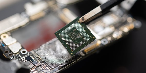ASML może zostać pierwszą europejską spółką wartą bilion dolarów dzięki boomowi AI