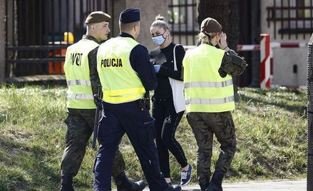 Mieszkaniec Krosna przeprosił policjantów, za ich obrażenie pod artykułem o ukaraniu sześciu osób, k