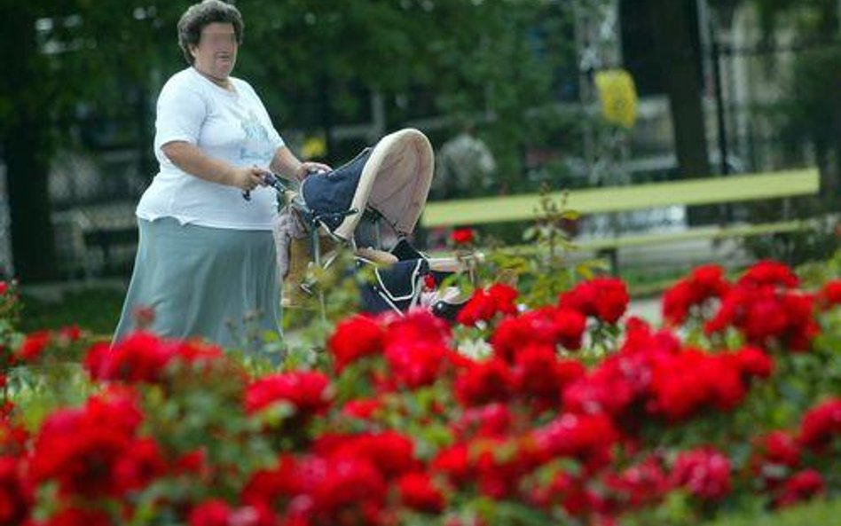 Niania nie musi płacić co miesiąc zaliczek na PIT