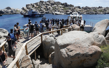 Turyści odwiedzający Korsykę chcą też popłynąć na wyspę Lavezzi