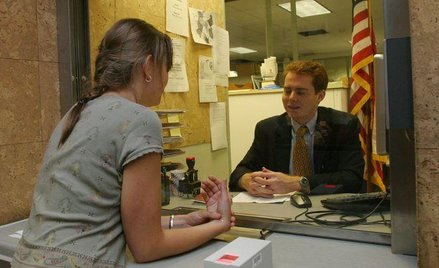 Każdy Polak starający się o wizę USA musi poddać się operacji pobrania odcisków papilarnych