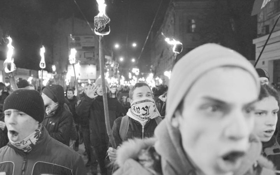 Polscy politycy i polskie media brną w ślepy zaułek nie bacząc na narastanie antypolskich nastrojów 