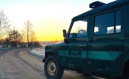 Patrol Straży Granicznej przy granicy z Białorusią