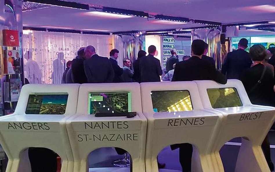 Francuskie stoisko przyciągało nowoczesną aranżacją