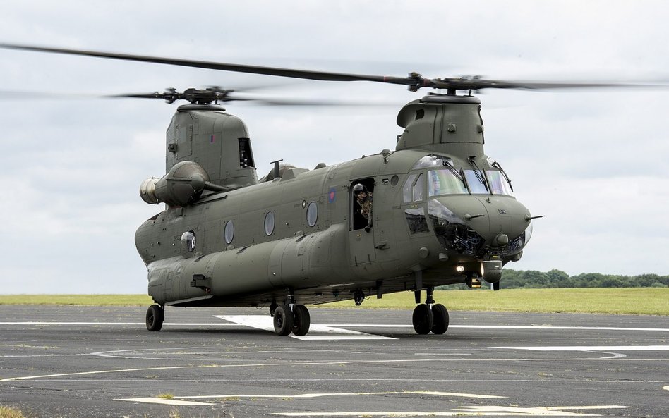 Brytyjski śmigłowiec transportowy Chinook HC.Mk 6. Fot./MOD/Andrew Linnett.