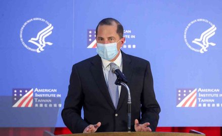 Sekretarz zdrowia USA: Prace nad szczepionką to nie wyścig