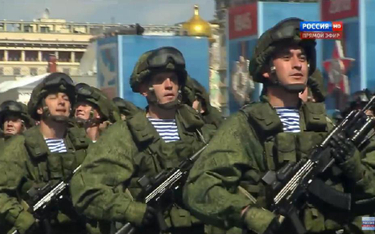 Rosyjscy żołnierze na paradzie 9 maja 2015 roku w Moskwie