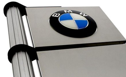 BMW oszczędza więc ma mniejszą stratę