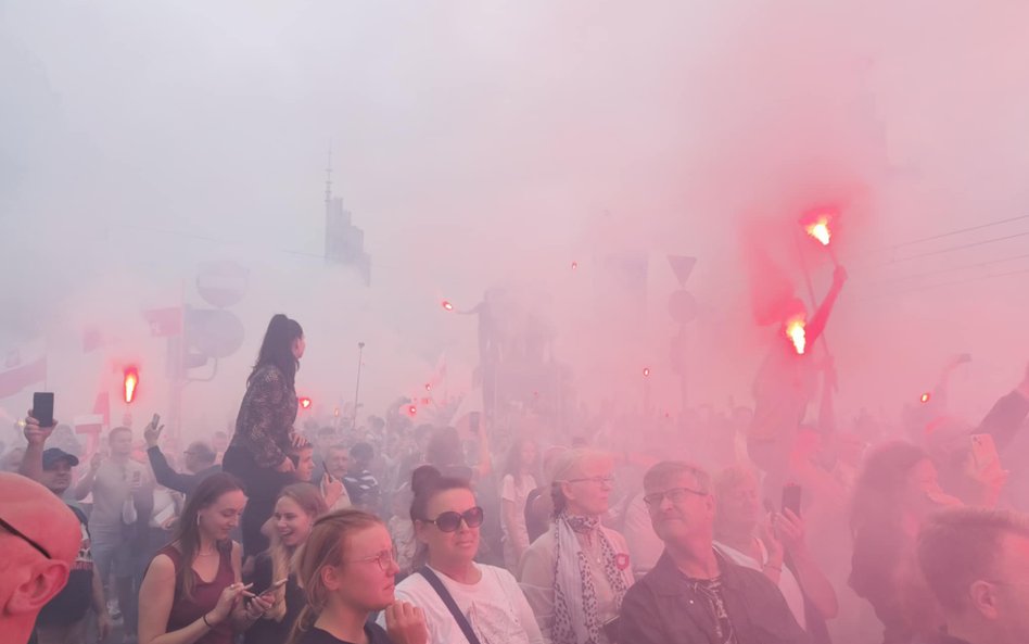 Po pół minuty rondo było tak zadymione, że niewiele było widać