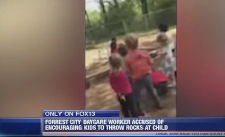 USA: Przedszkolanka kazała dzieciom kamienować kolegę