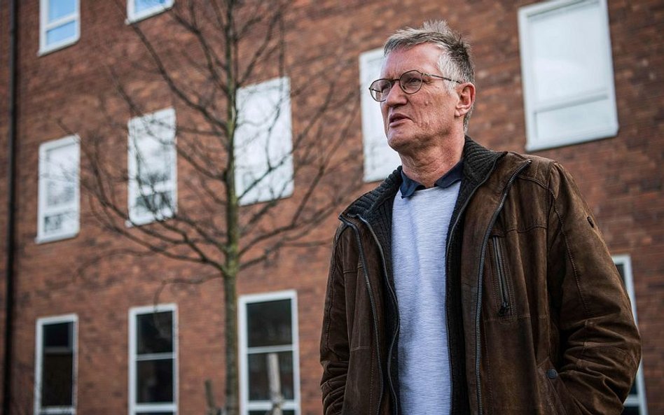 Anders Tegnell (Szwed, rocznik 1956, którego zawodowo ukształtowało doświadczenie z epidemią eboli w