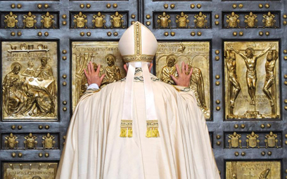 Papież Franciszek walczy z kryzysami, przemocą, migracją i reformą Kurii