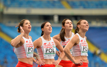 Srebrna sztafeta 4x100 metrów. Od lewej: Ewa Swoboda, Magdalena Stefanowicz, Monika Romaszko, Marika
