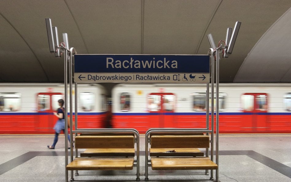 Pożar przy stacji Racławicka pasażerowie będą odczuwali jeszcze długo