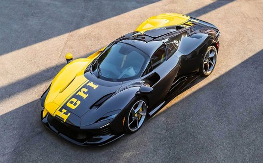 Miejsce 3: Ferrari Daytona SP3 "Tailor Made" z 2025 roku - sprzedane za 26 mln dolarów, około 109,5 