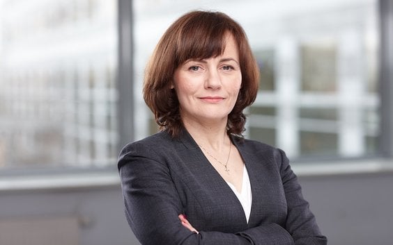 dr hab. Małgorzata A. Olszak, prof. ucz., profesor finansów na UW, na Wydziale Zarządzania. Ukończył