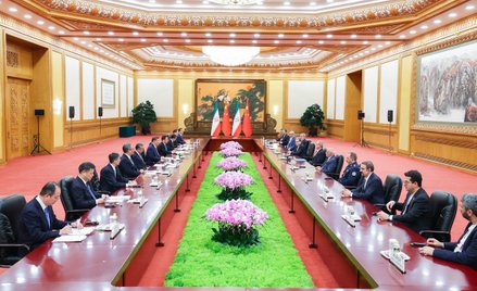 Spotkanie chińsko-irańskie w Pekinie we wrześniu 2025 r. z udziałam prezydentów Xi Jinpinga i Masuda