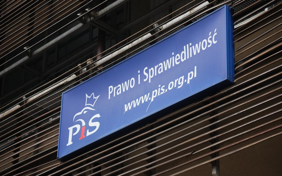 Pustki w kasie PiS? "Partia nie jest w stanie spłacić wielomilionowego kredytu"