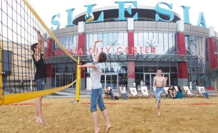 Miejskie plaże dostarczają często więcej atrakcji niż prawdziwe nadmorskie